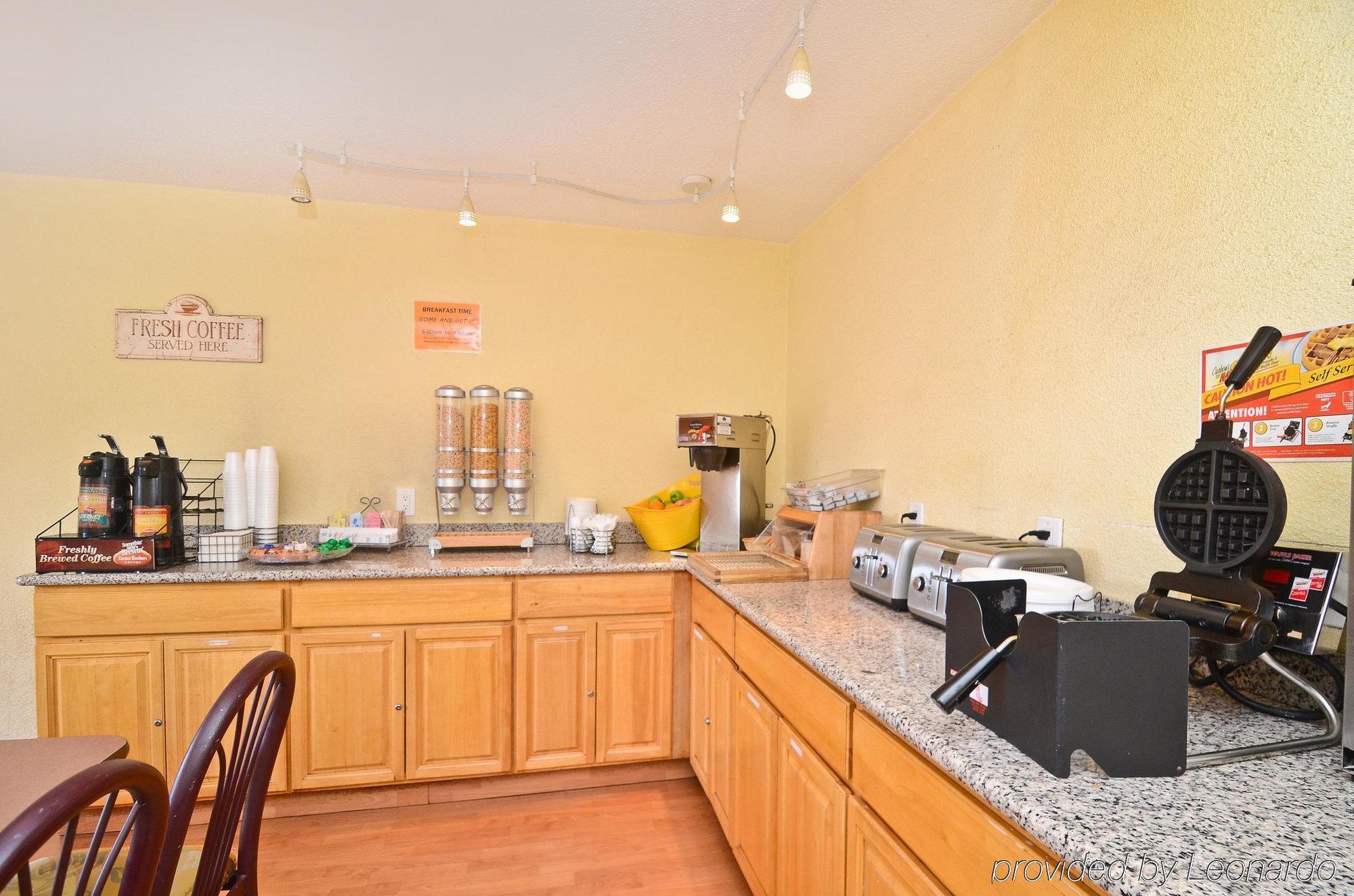 Quality Inn Merced Restaurant photo